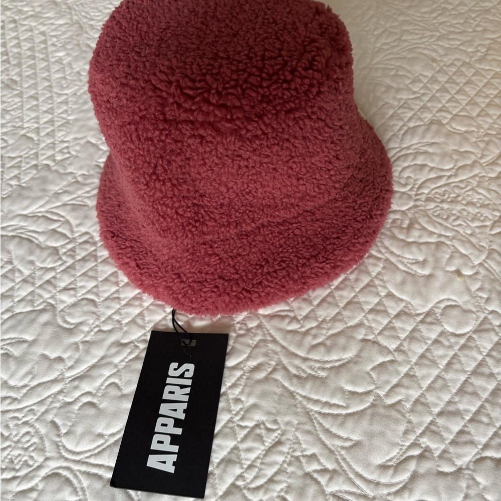 Apparis Amara Faux Fur Bucket Hat. NWT - Picture 2 of 4